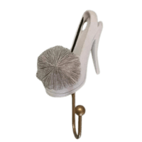 Patère design et déco en forme de chaussure à talon