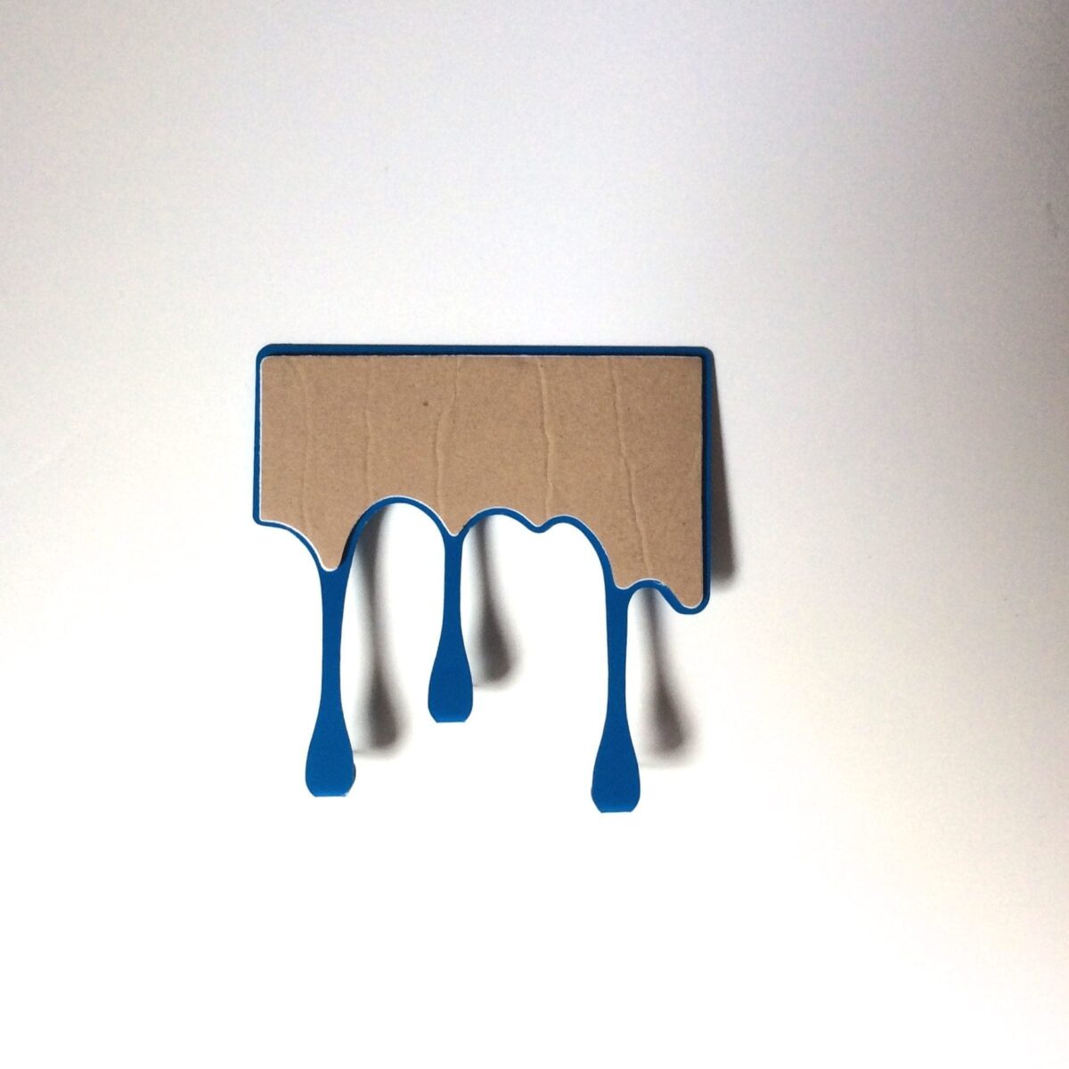 Patere autocollante coulee de peinture bleue 2 dans le site N°1 de patère et porte-manteaux de france