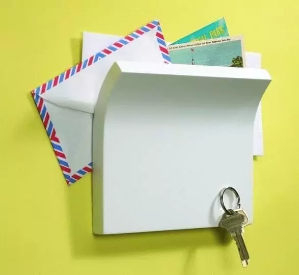 Porte courrier aimanté blanc UMBRA chez 1001 Patères