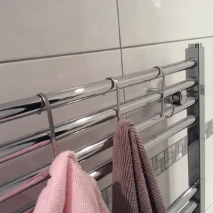 Crochet acier inoxydable sur porte serviette chez 1001 Patères