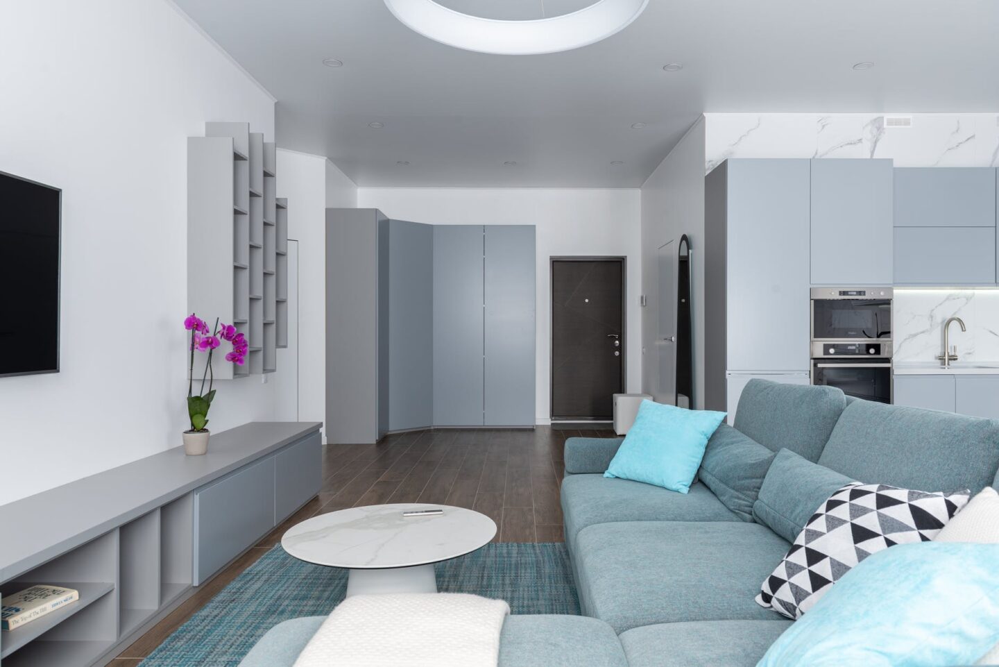 Image 1001 Patère Porte manteau original   notre sélection été 2021 dans le site N°1 de patère et porte-manteaux de france|Porte manteau original : notre sélection été 2021|Patères boules multicolor SUPERLIVING chez 1001 Patères|Porte manteau original été 2021 comme la patère design Piet couleur chez 1001 Patères