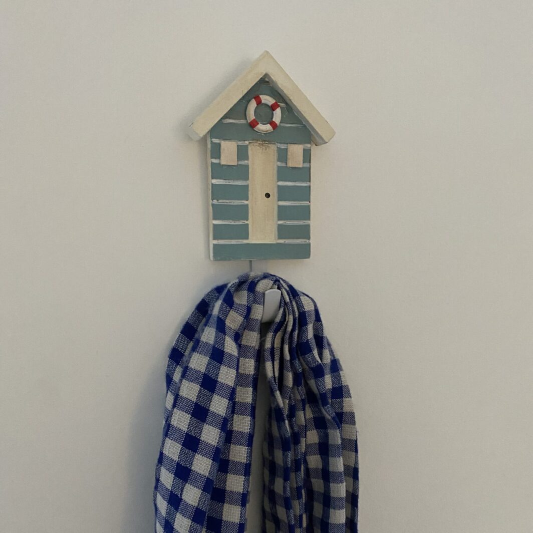 Patère cabine de plage rayée bouée marine – Image 2