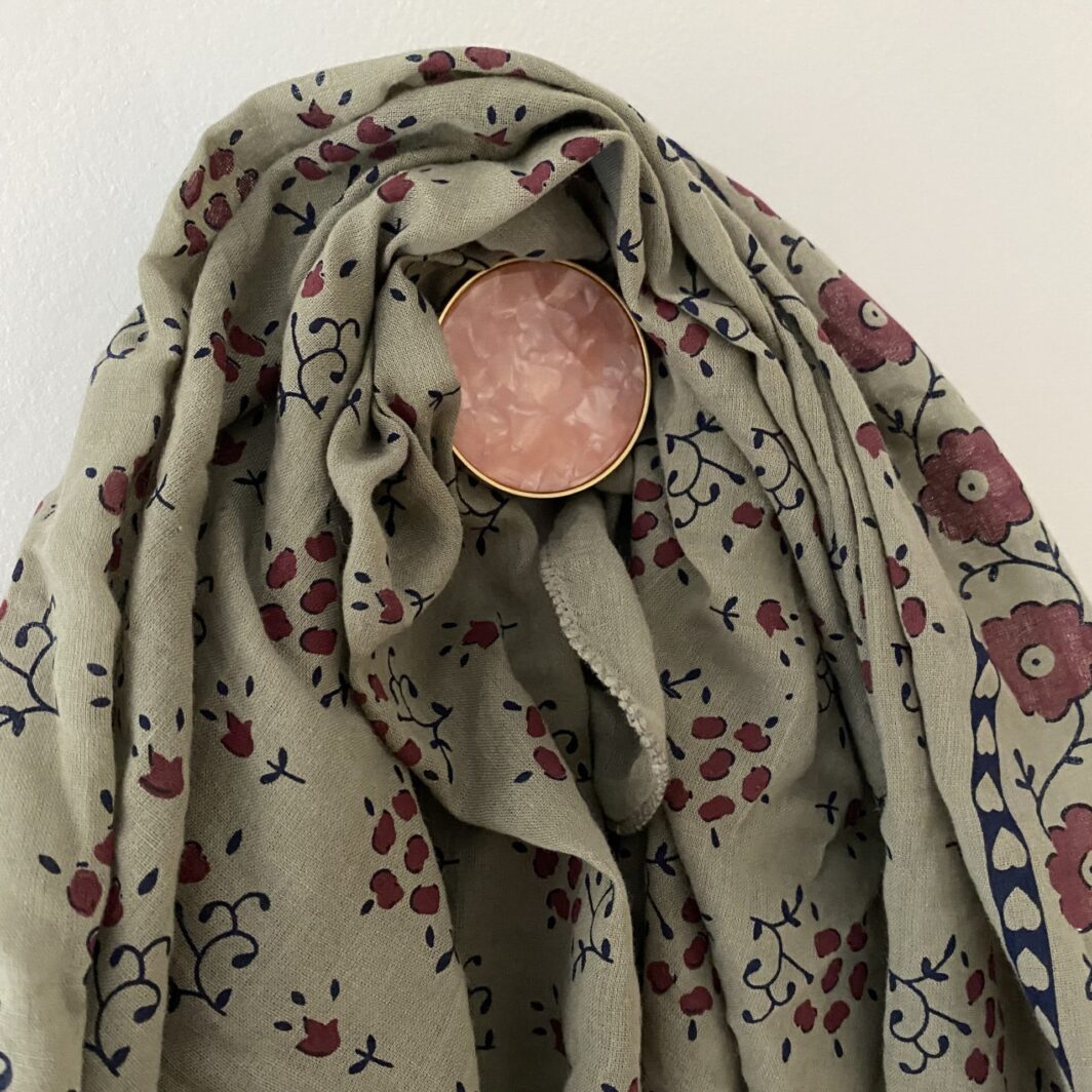Patère murale ronde quartz rose