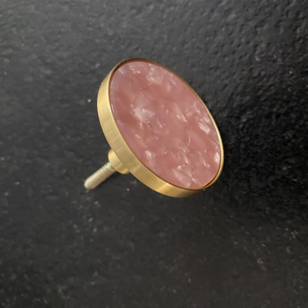 Porte-manteau mural laiton doré quartz rose