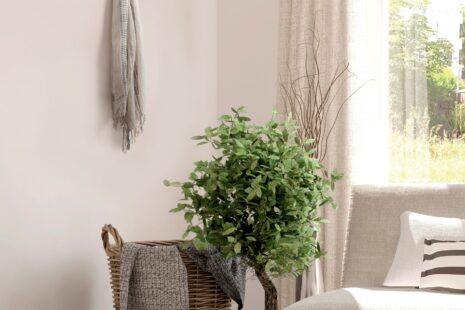 Porte-manteaux-design-rondins-bois-naturel-NESU Porte-manteaux design rondins en bois naturel NESU