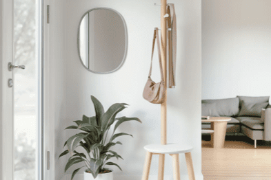 Porte-manteaux-sur-pieds-tabouret-PILLAR-STOOL-bois-blanc-UMBRA Porte-manteaux sur pieds tabouret PILLAR STOOL bois blanc UMBRA