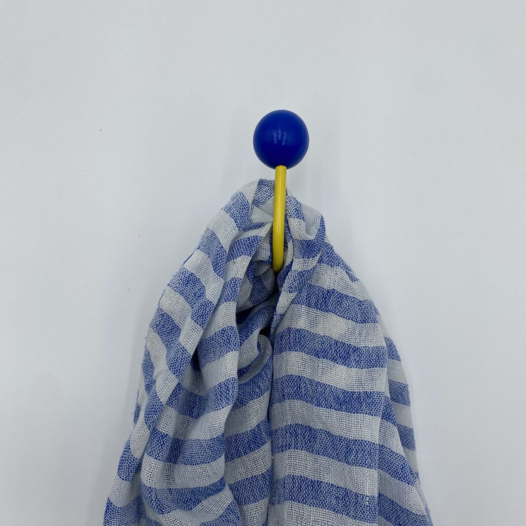 Patère aimantée vintage jaune boule bleu