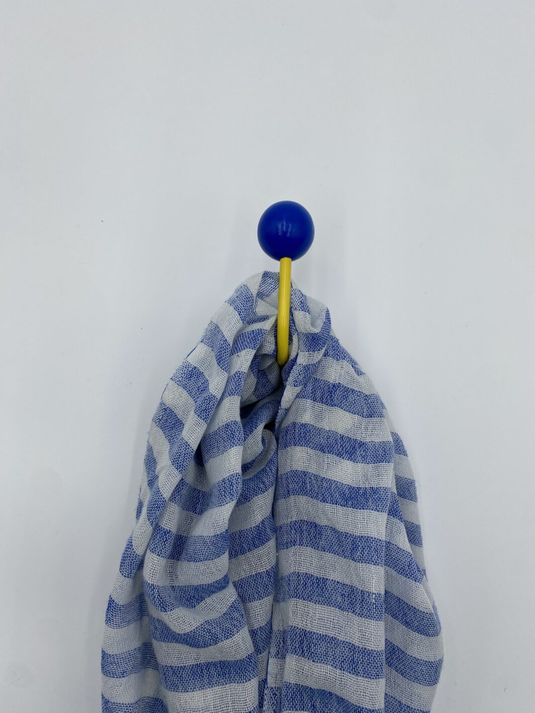 Patère aimantée vintage jaune boule bleu